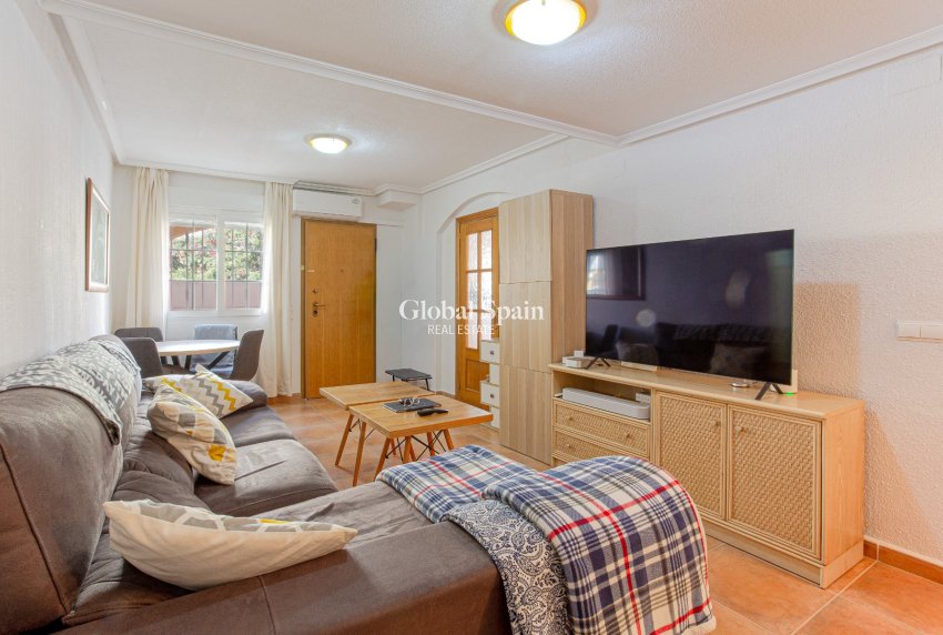 Resale - VILLA -
PILAR DE LA HORADADA - Costa Blanca