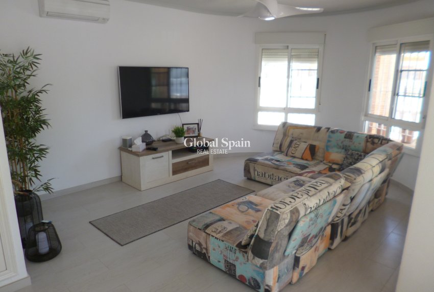 Resale - VILLA -
PILAR DE LA HORADADA - Costa Blanca