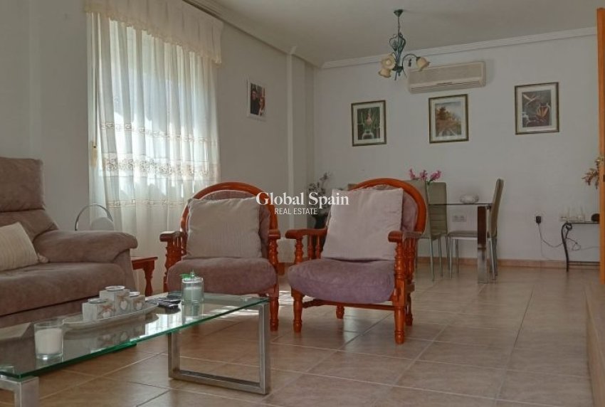 Resale - VILLA -
PILAR DE LA HORADADA - Costa Blanca