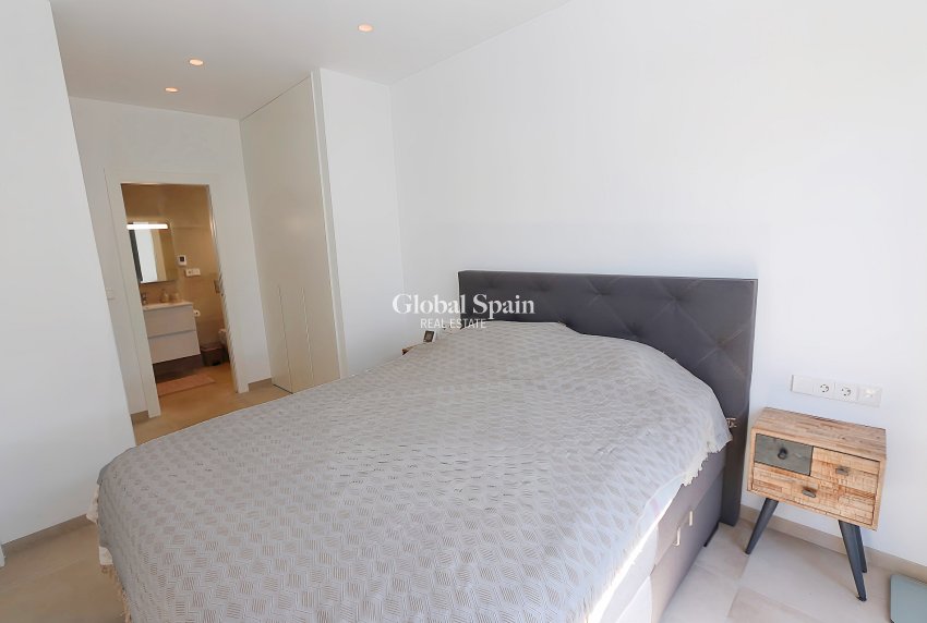 Resale - VILLA -
PILAR DE LA HORADADA - Costa Blanca