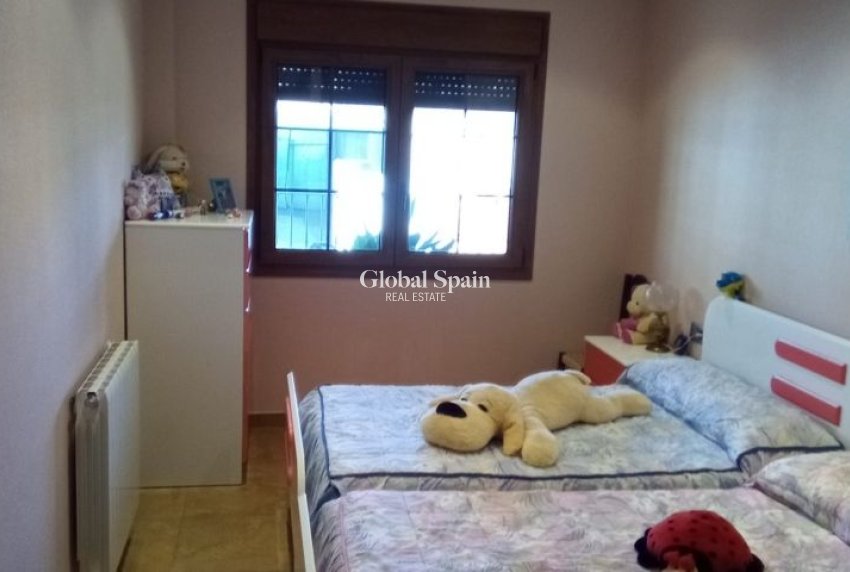 Resale - VILLA -
PILAR DE LA HORADADA - Costa Blanca