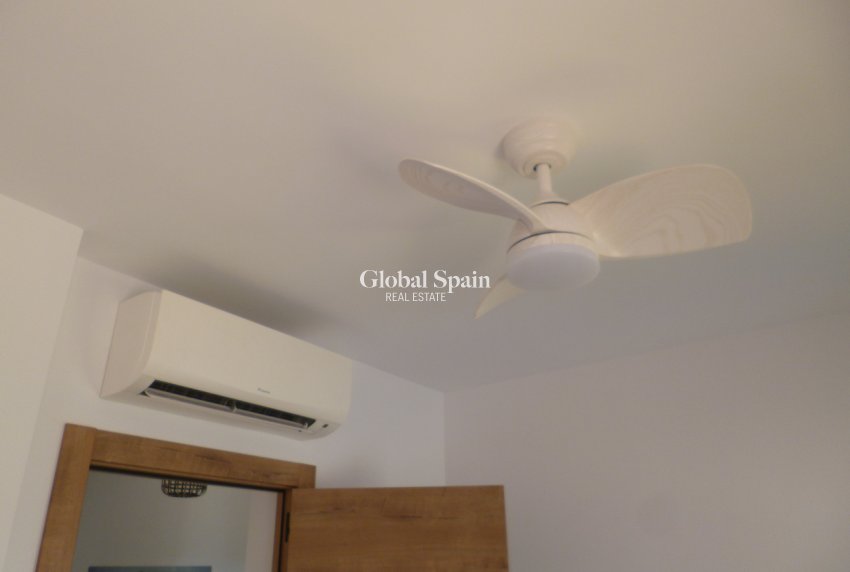 Resale - VILLA -
PILAR DE LA HORADADA - Costa Blanca