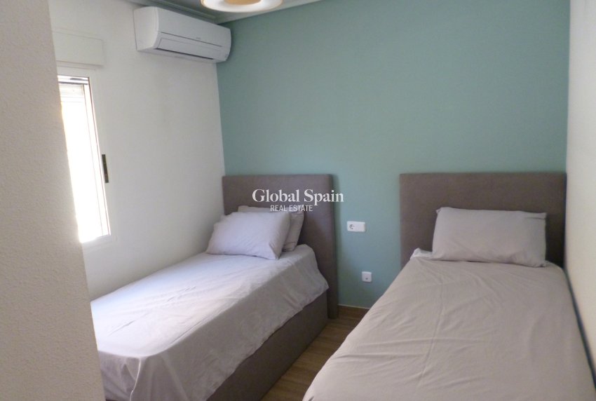 Resale - VILLA -
PILAR DE LA HORADADA - Costa Blanca