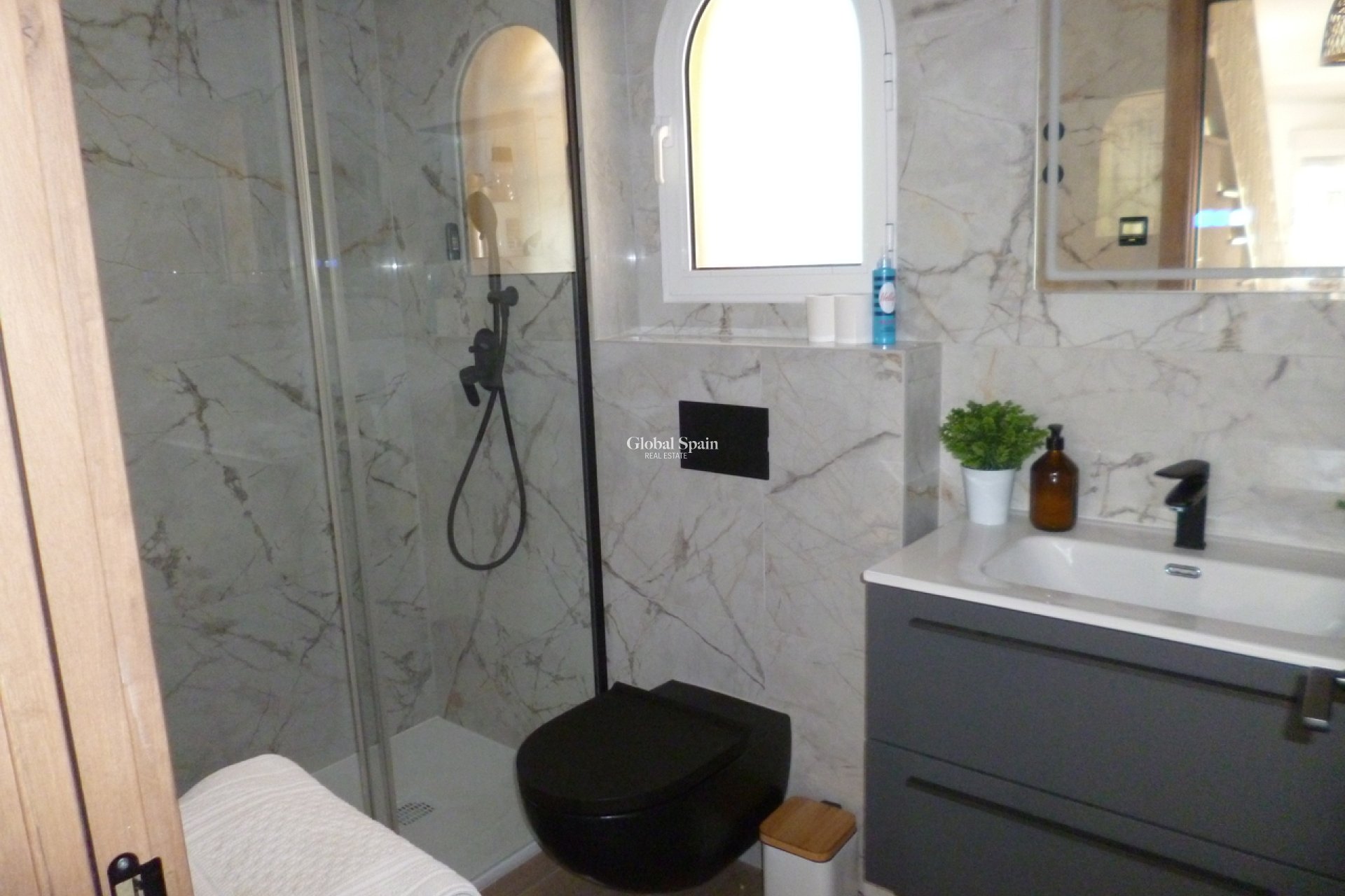 Resale - VILLA -
PILAR DE LA HORADADA - Costa Blanca