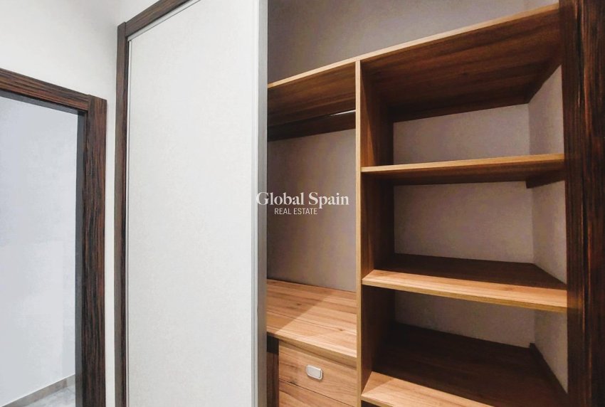 Resale - VILLA -
PILAR DE LA HORADADA - Costa Blanca