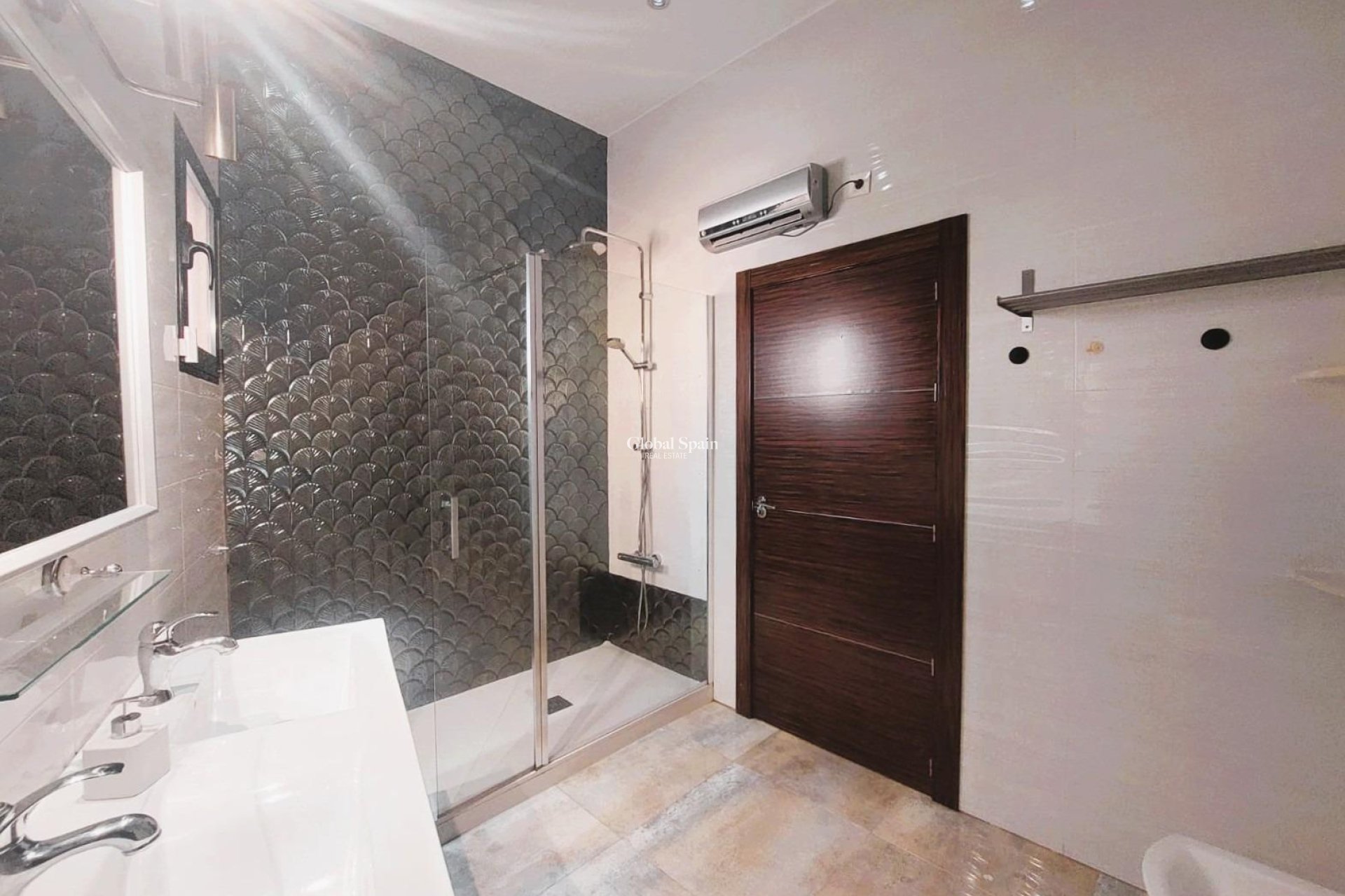 Resale - VILLA -
PILAR DE LA HORADADA - Costa Blanca