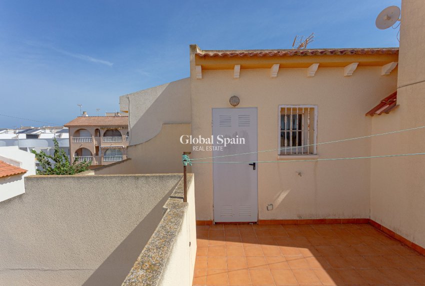 Resale - VILLA -
PILAR DE LA HORADADA - Costa Blanca
