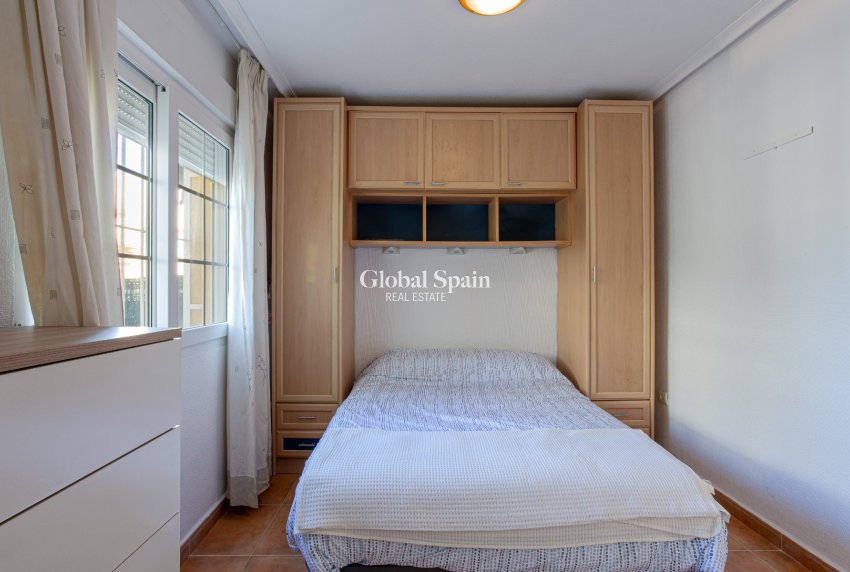 Resale - VILLA -
PILAR DE LA HORADADA - Costa Blanca