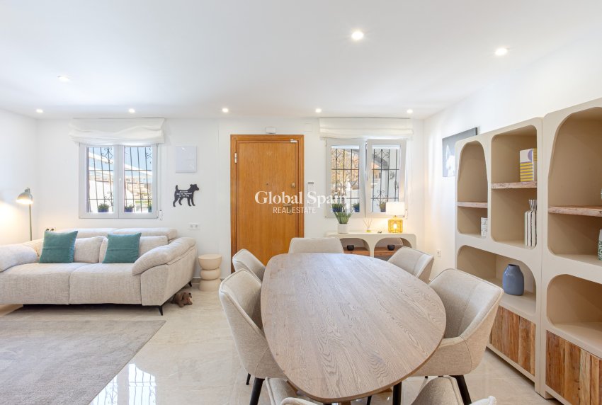 Resale - VILLA -
PILAR DE LA HORADADA - Costa Blanca