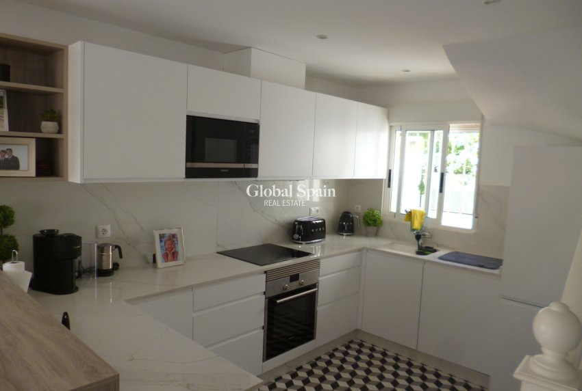 Resale - VILLA -
PILAR DE LA HORADADA - Costa Blanca