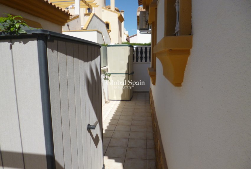 Resale - VILLA -
PILAR DE LA HORADADA - Costa Blanca