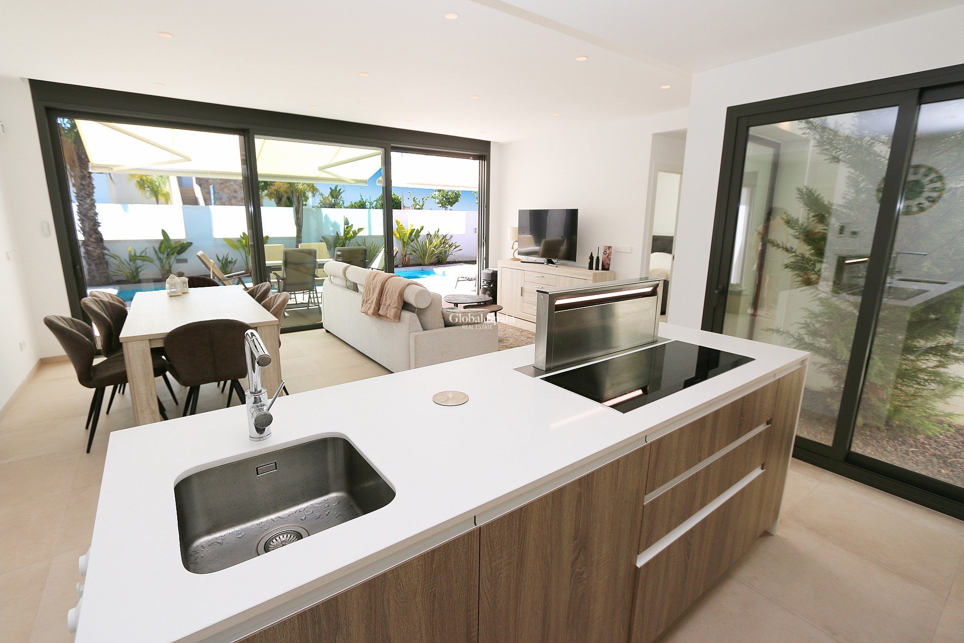 Resale - VILLA -
PILAR DE LA HORADADA - Costa Blanca