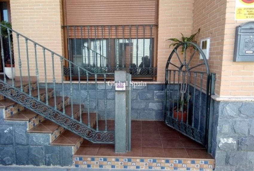 Resale - VILLA -
PILAR DE LA HORADADA - Costa Blanca