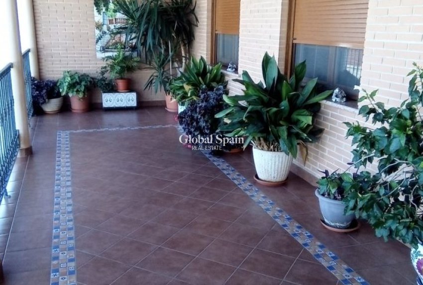 Resale - VILLA -
PILAR DE LA HORADADA - Costa Blanca