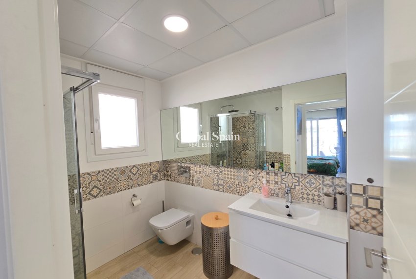 Resale - VILLA -
PILAR DE LA HORADADA - Costa Blanca