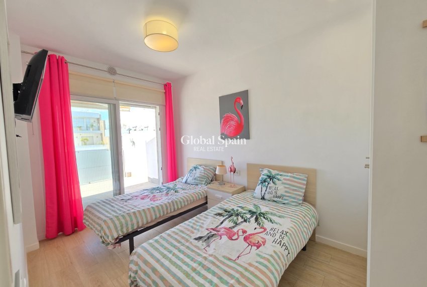 Resale - VILLA -
PILAR DE LA HORADADA - Costa Blanca