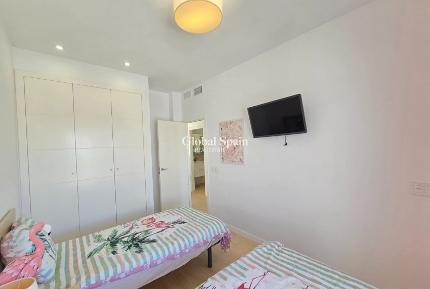 Resale - VILLA -
PILAR DE LA HORADADA - Costa Blanca