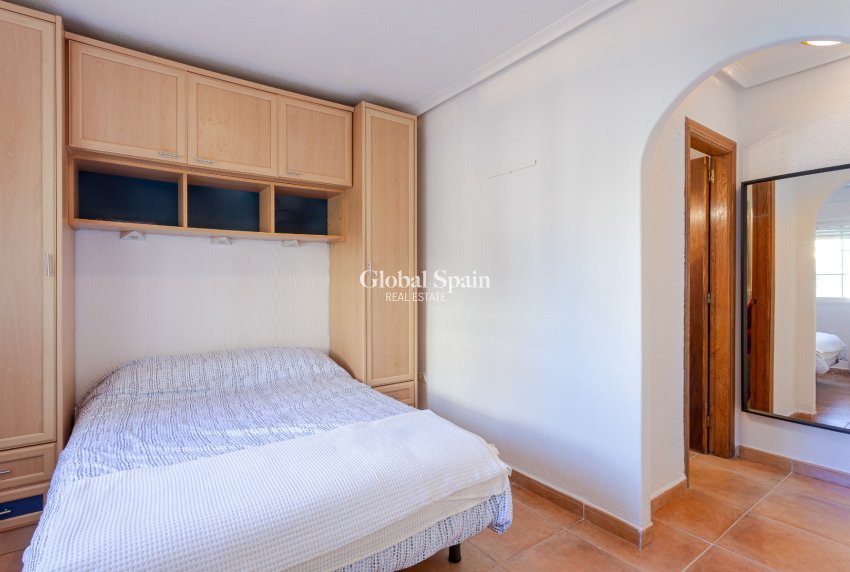 Resale - VILLA -
PILAR DE LA HORADADA - Costa Blanca