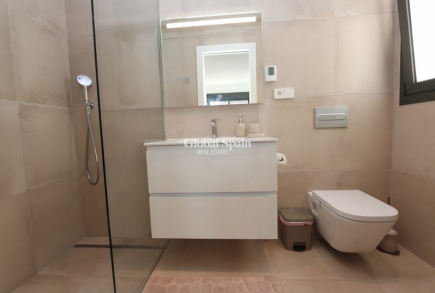 Resale - VILLA -
PILAR DE LA HORADADA - Costa Blanca