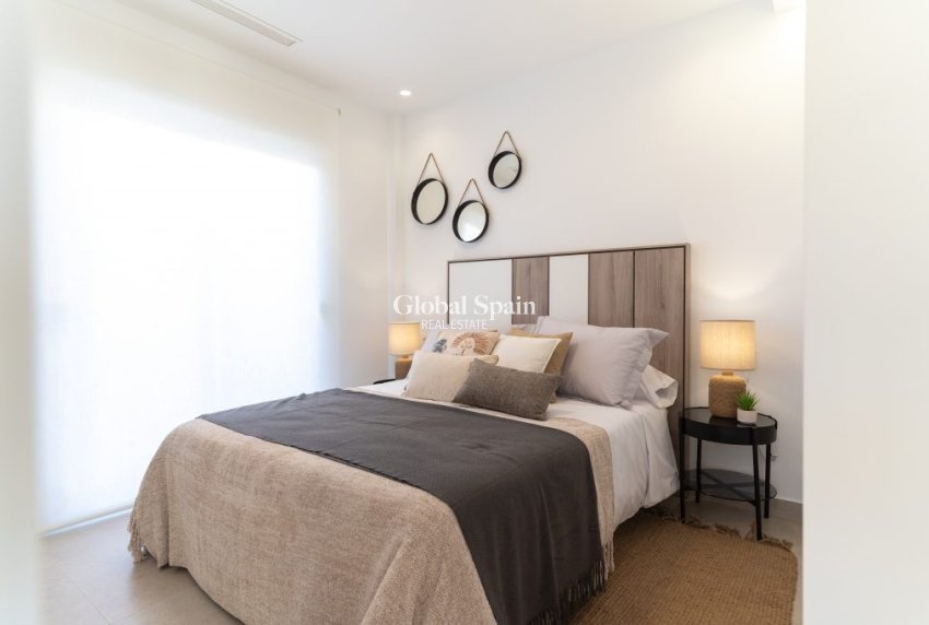 Resale - VILLA -
PILAR DE LA HORADADA - Costa Blanca