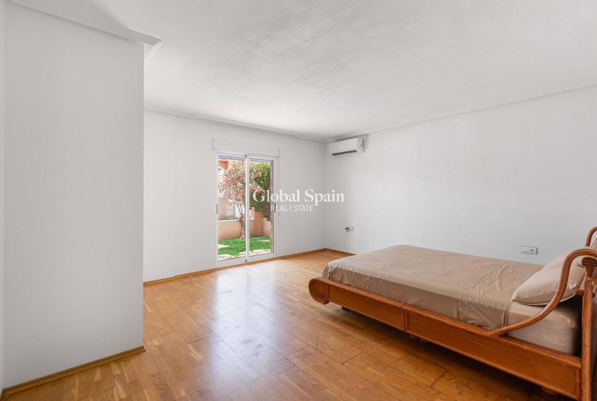 Resale - Villa -
PILAR DE LA HORADADA - La Torre de la Horadada