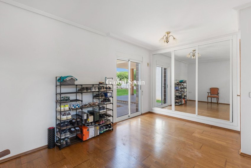 Resale - Villa -
PILAR DE LA HORADADA - La Torre de la Horadada