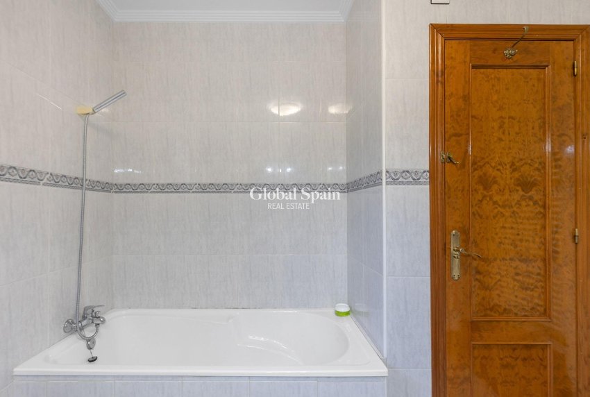 Resale - Villa -
PILAR DE LA HORADADA - La Torre de la Horadada