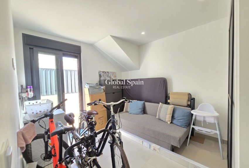 Resale - Villa -
PILAR DE LA HORADADA - Lo Romero Golf