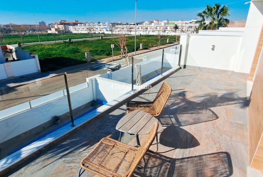 Resale - VILLA -
Pilar de La Horadada - Pilar de La Horadada - Town