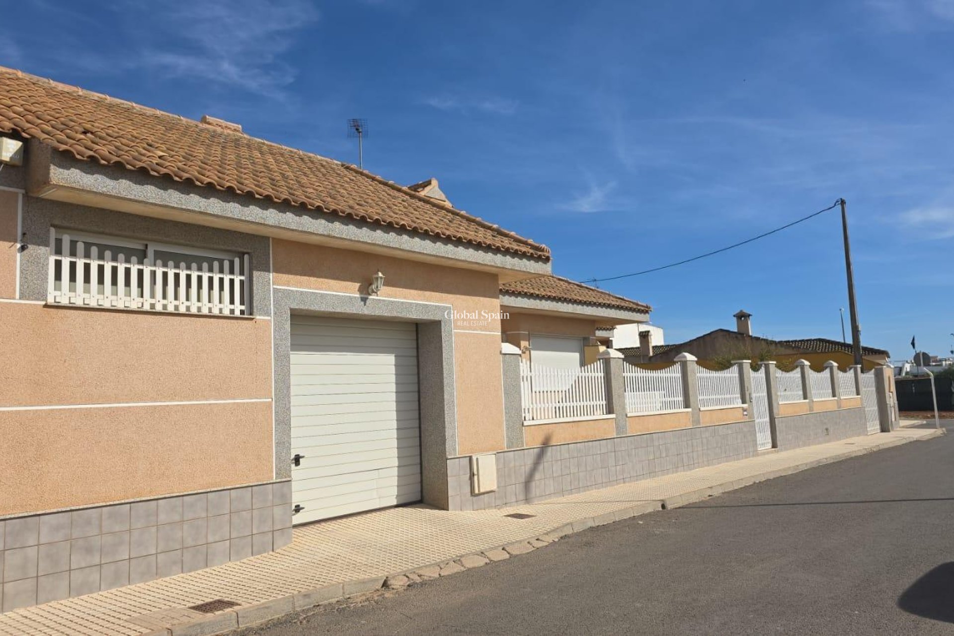 Resale - VILLA -
PILAR DE LA HORADADA - Pilar de la Horadada