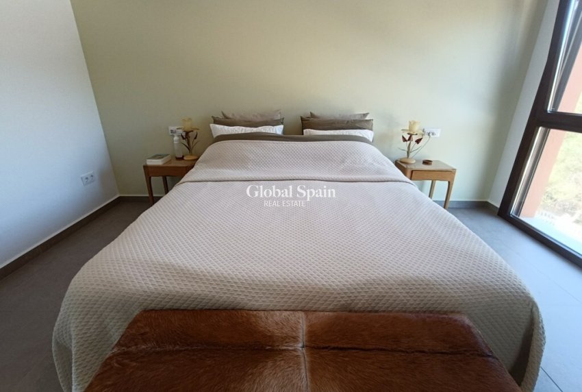 Resale - VILLA -
PILAR DE LA HORADADA - Pinar de Campoverde
