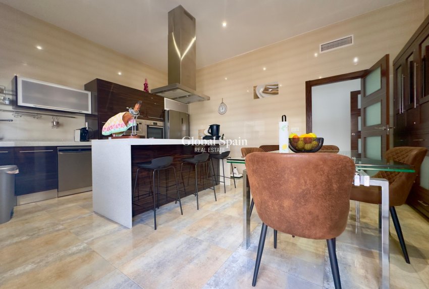 Resale - VILLA -
PILAR DE LA HORADADA - Torre de la Horadada