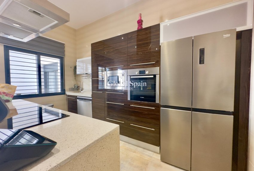 Resale - VILLA -
PILAR DE LA HORADADA - Torre de la Horadada