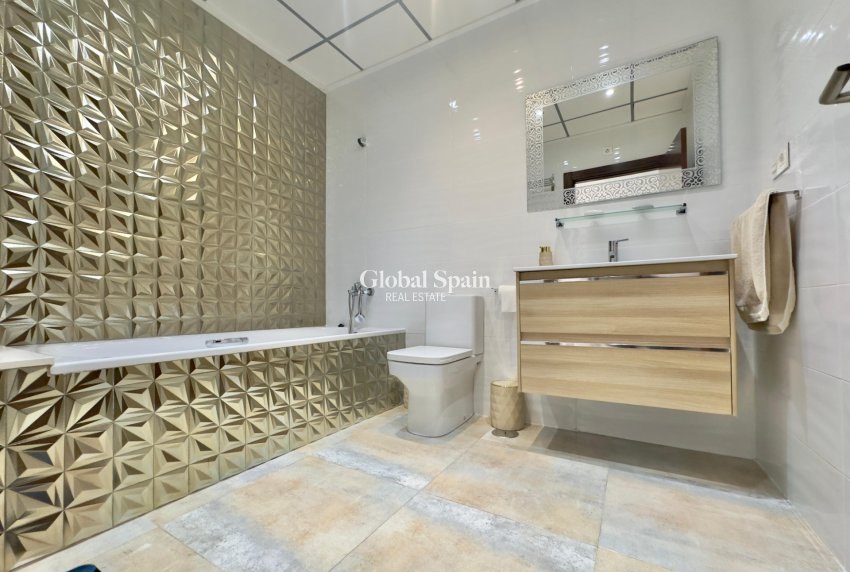 Resale - VILLA -
PILAR DE LA HORADADA - Torre de la Horadada