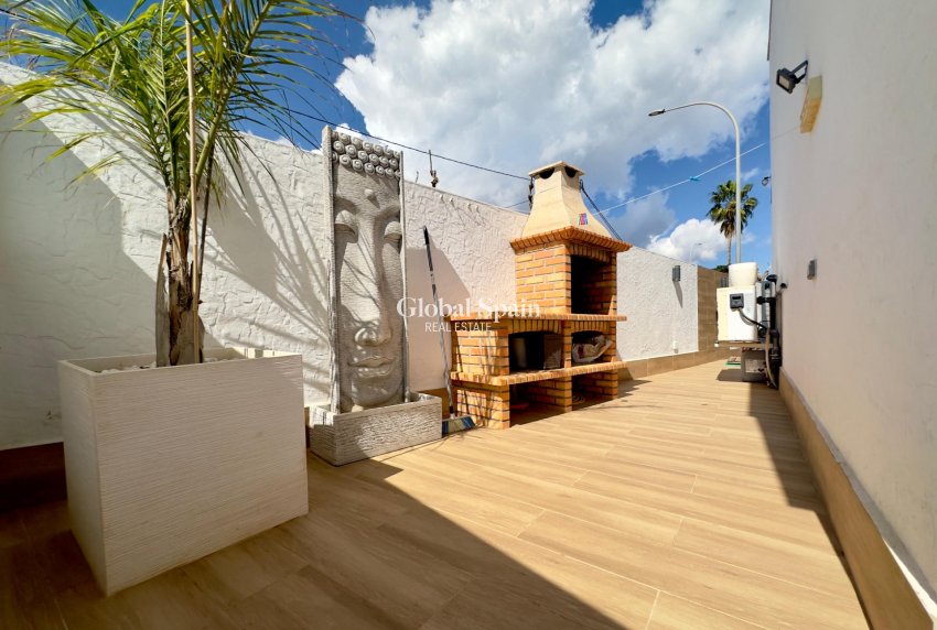 Resale - VILLA -
PILAR DE LA HORADADA - Torre de la Horadada