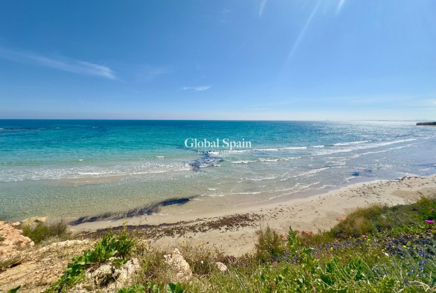 Resale - VILLA -
PILAR DE LA HORADADA - Torre de la Horadada