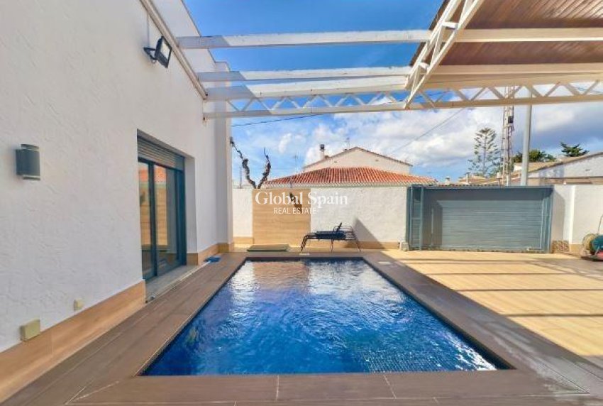 Resale - VILLA -
PILAR DE LA HORADADA - Torre de la Horadada