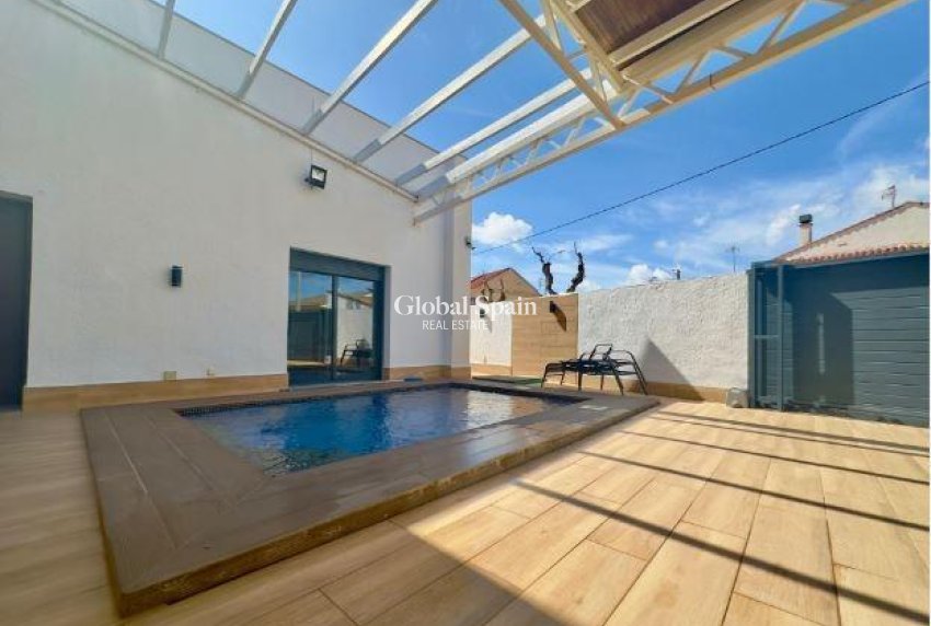 Resale - VILLA -
PILAR DE LA HORADADA - Torre de la Horadada