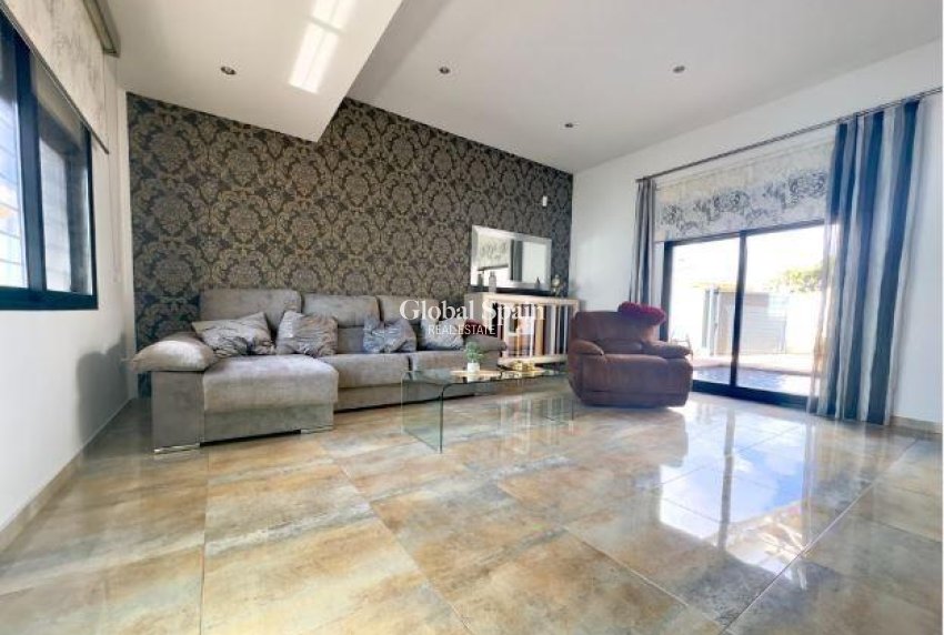 Resale - VILLA -
PILAR DE LA HORADADA - Torre de la Horadada