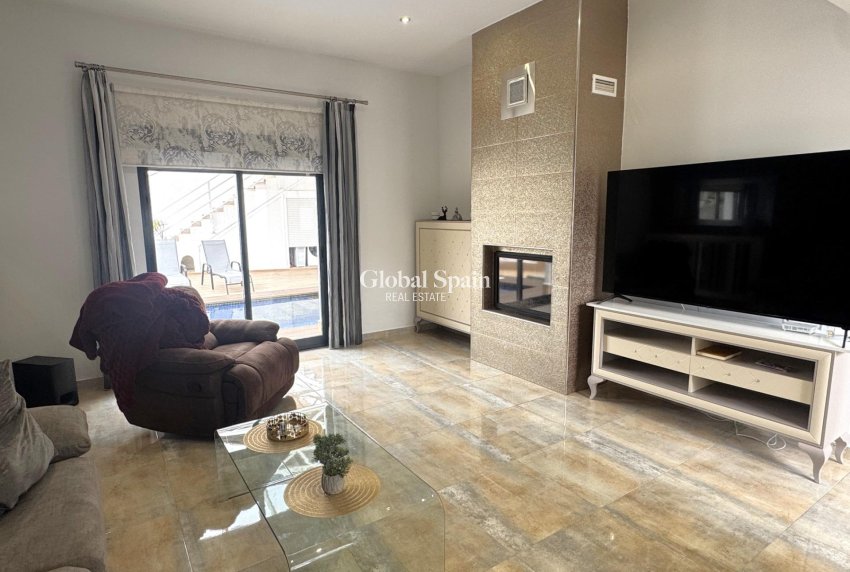 Resale - VILLA -
PILAR DE LA HORADADA - Torre de la Horadada