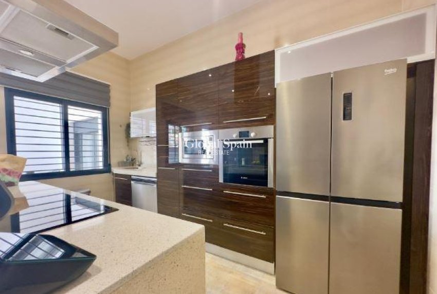 Resale - VILLA -
PILAR DE LA HORADADA - Torre de la Horadada