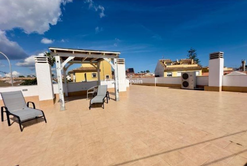 Resale - VILLA -
PILAR DE LA HORADADA - Torre de la Horadada