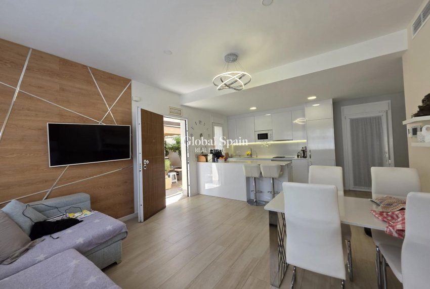 Resale - VILLA -
PILAR DE LA HORADADA - Zona Pueblo