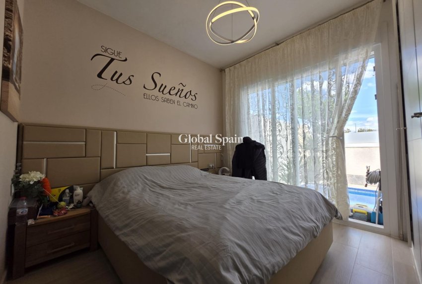 Resale - VILLA -
PILAR DE LA HORADADA - Zona Pueblo