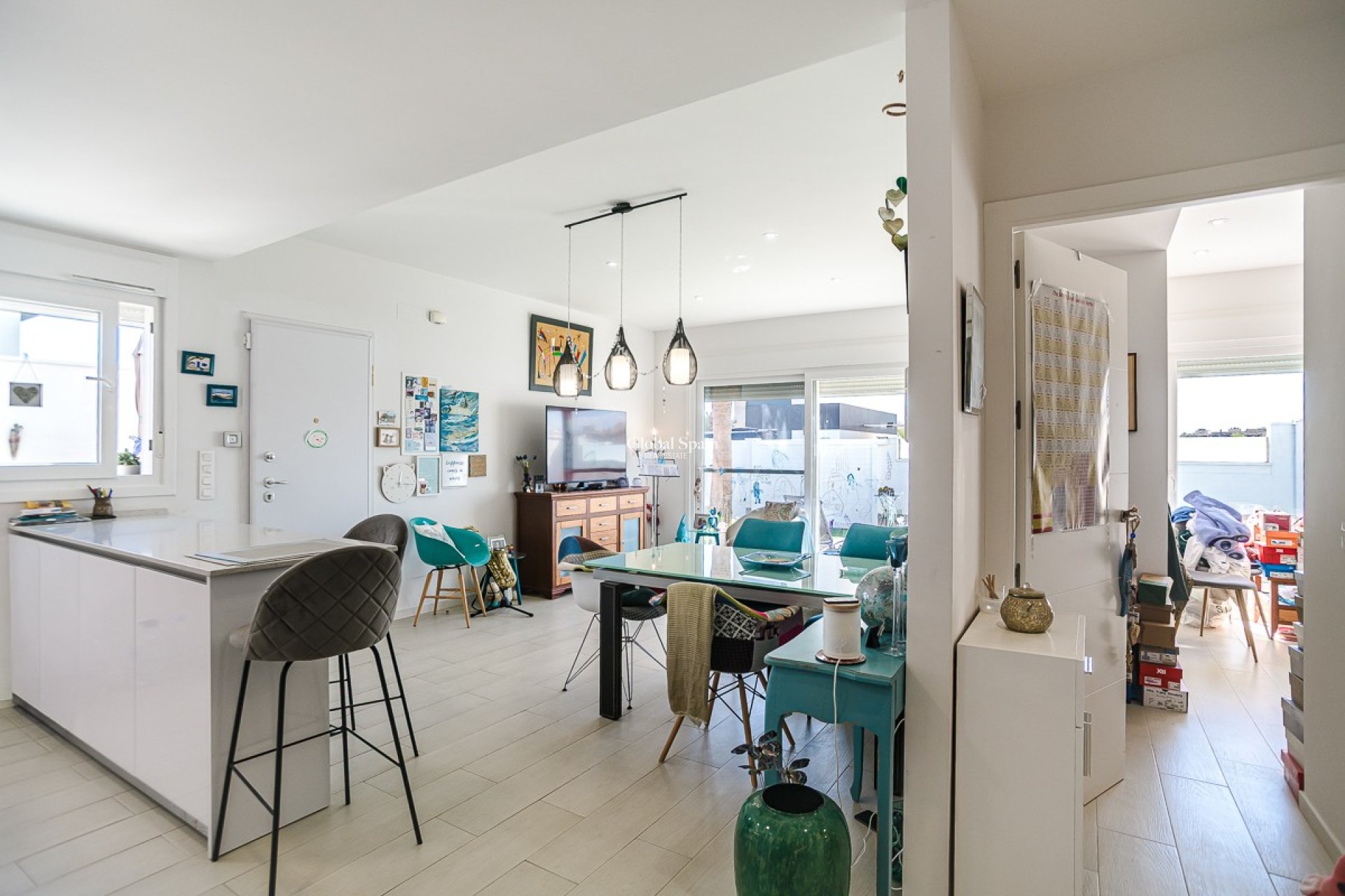 Resale - VILLA -
PILAR DE LA HORADADA