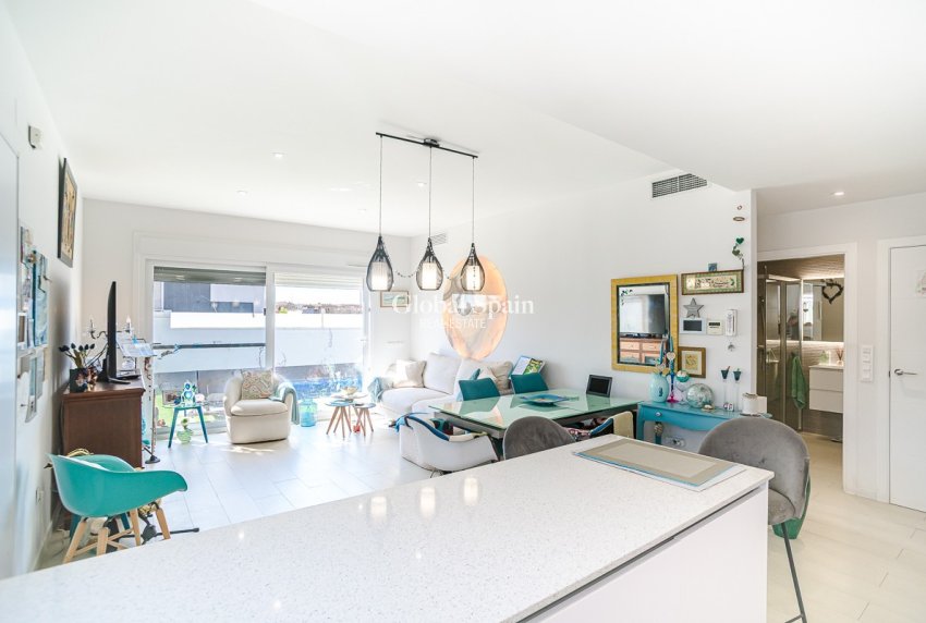 Resale - VILLA -
PILAR DE LA HORADADA