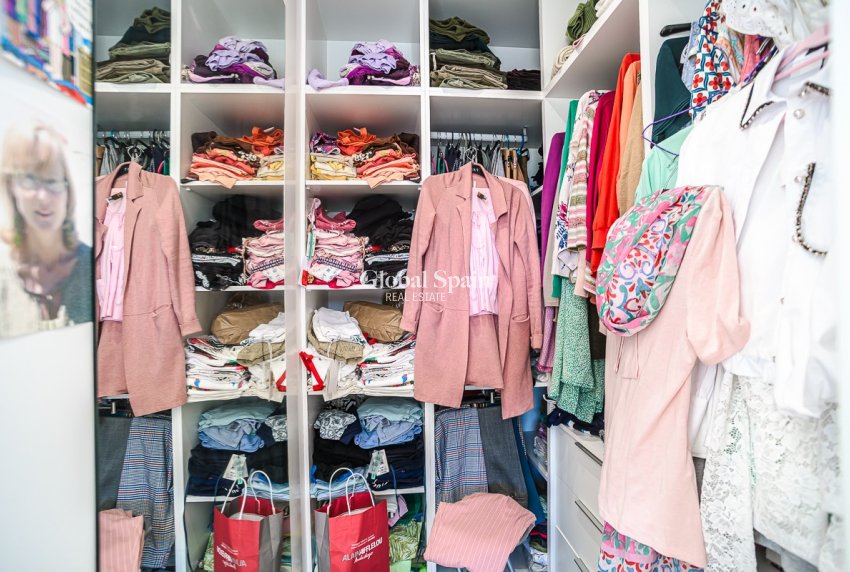 Resale - VILLA -
PILAR DE LA HORADADA