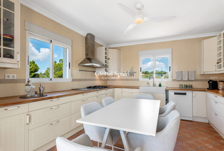 Resale - VILLA -
PINAR DE CAMPOVERDE - Costa Blanca