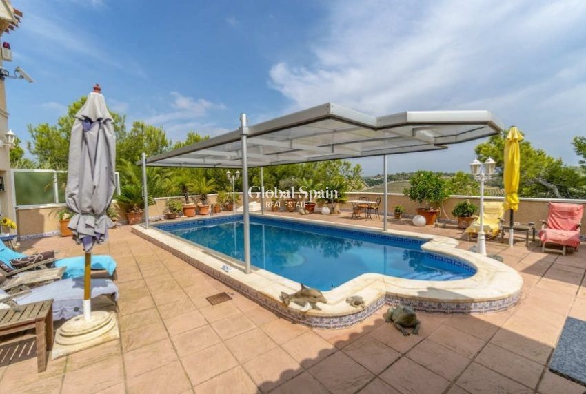 Resale - VILLA -
PINAR DE CAMPOVERDE - Inland