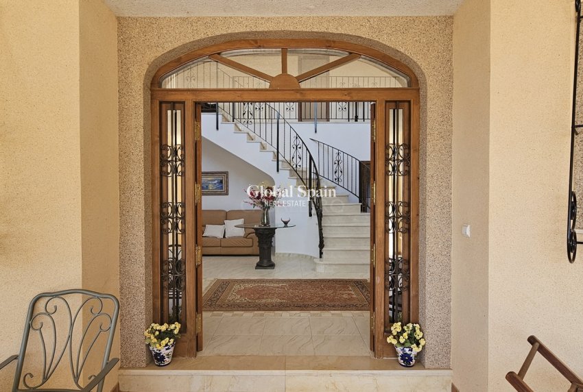 Resale - VILLA -
PINAR DE CAMPOVERDE - Inland